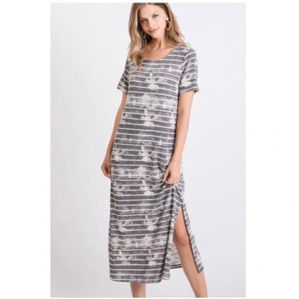 NWY Pretty tie dye V neck maxi dress